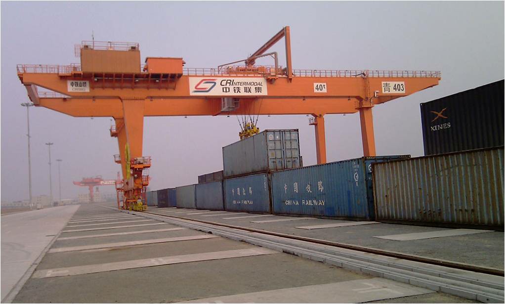 1682500546834.jpg 中鐵聯(lián)集青島站集裝箱門式起重機(jī).jpg